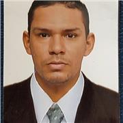 Estudiante de Ingeniería industrial da clases de matematicas a estudiantes de bachillerato y pregrado